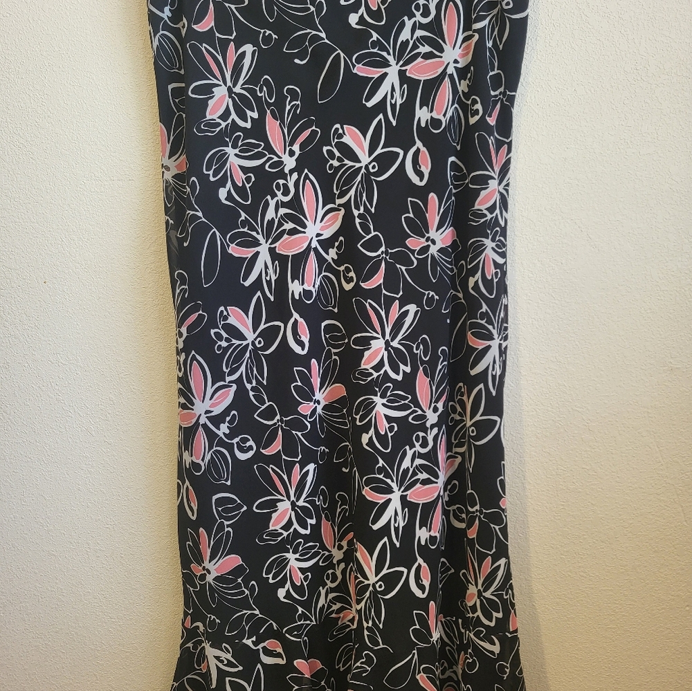 East 5th Floral Black and Pink Women's Maxi Skirt. Size 10 - Picture 4 of 13